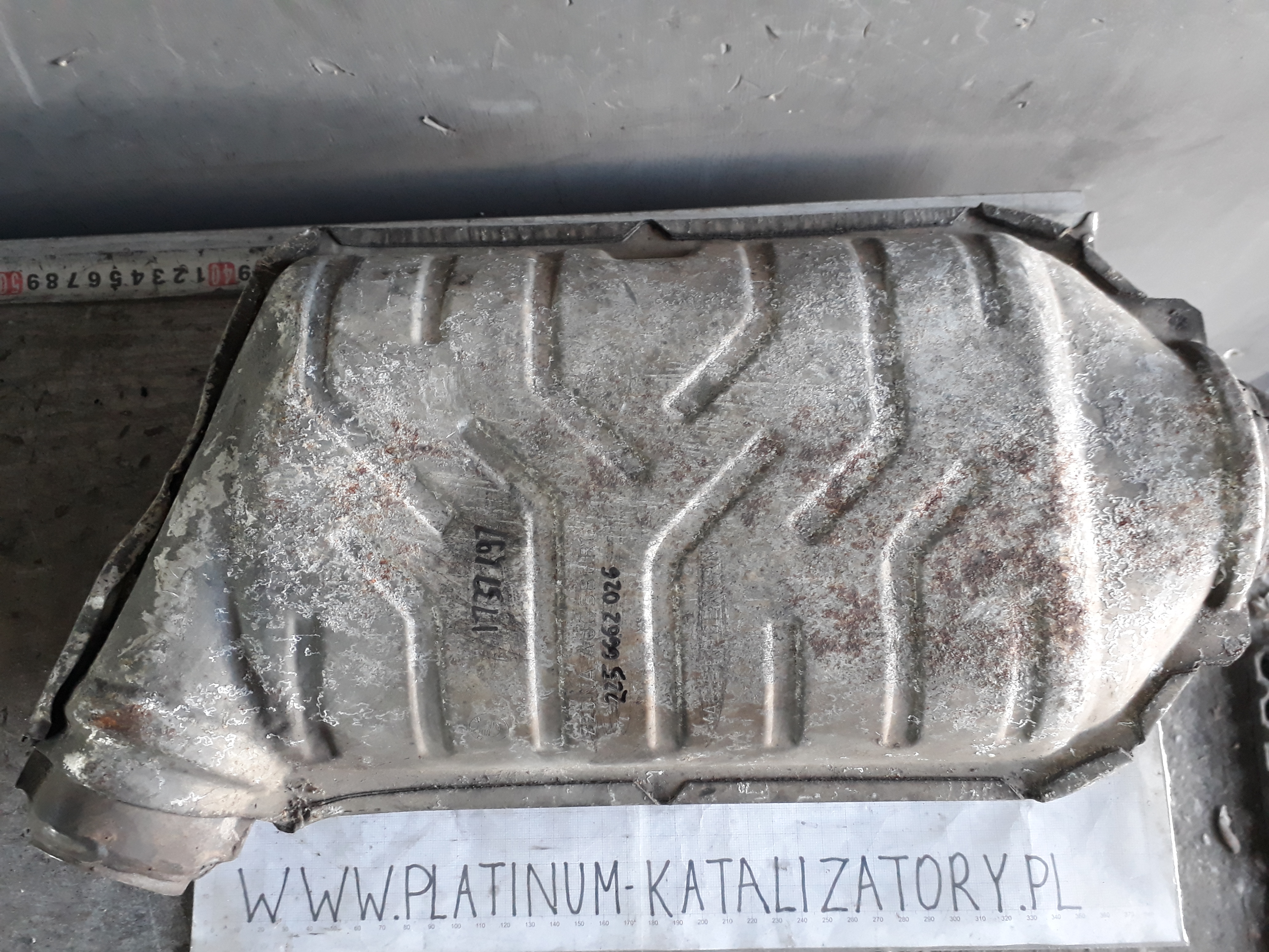 Katalizator 1737497 2256662026