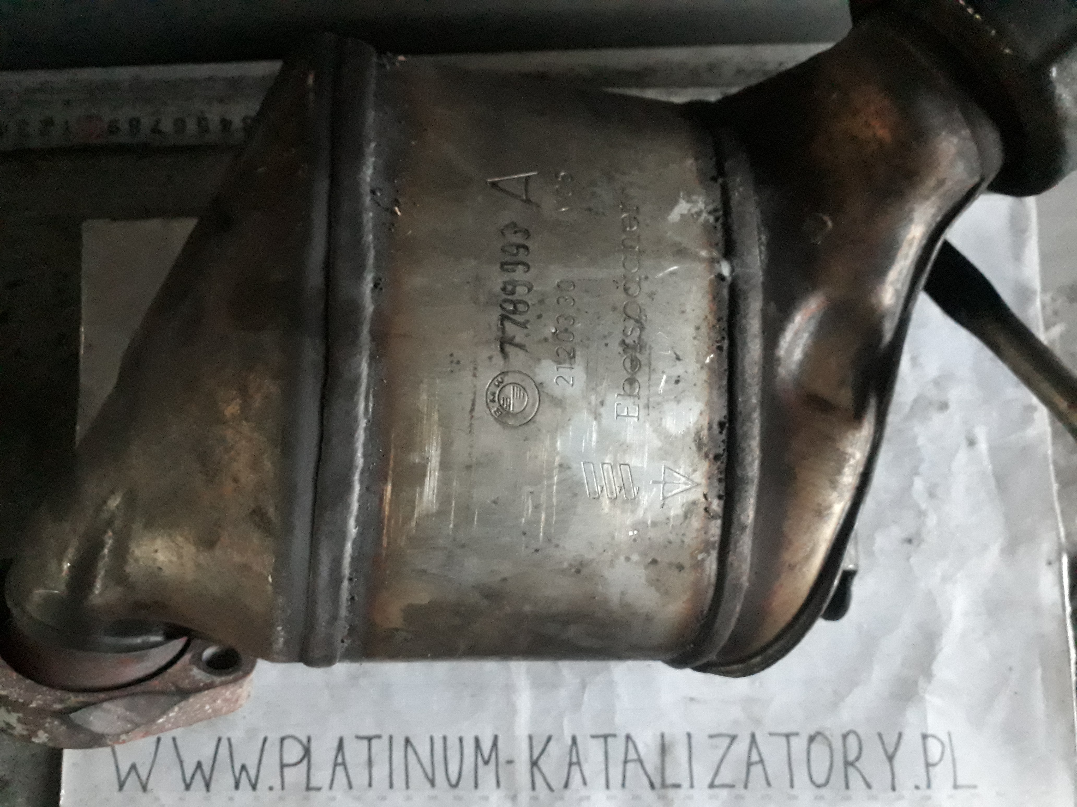 Katalizator 7789993 A