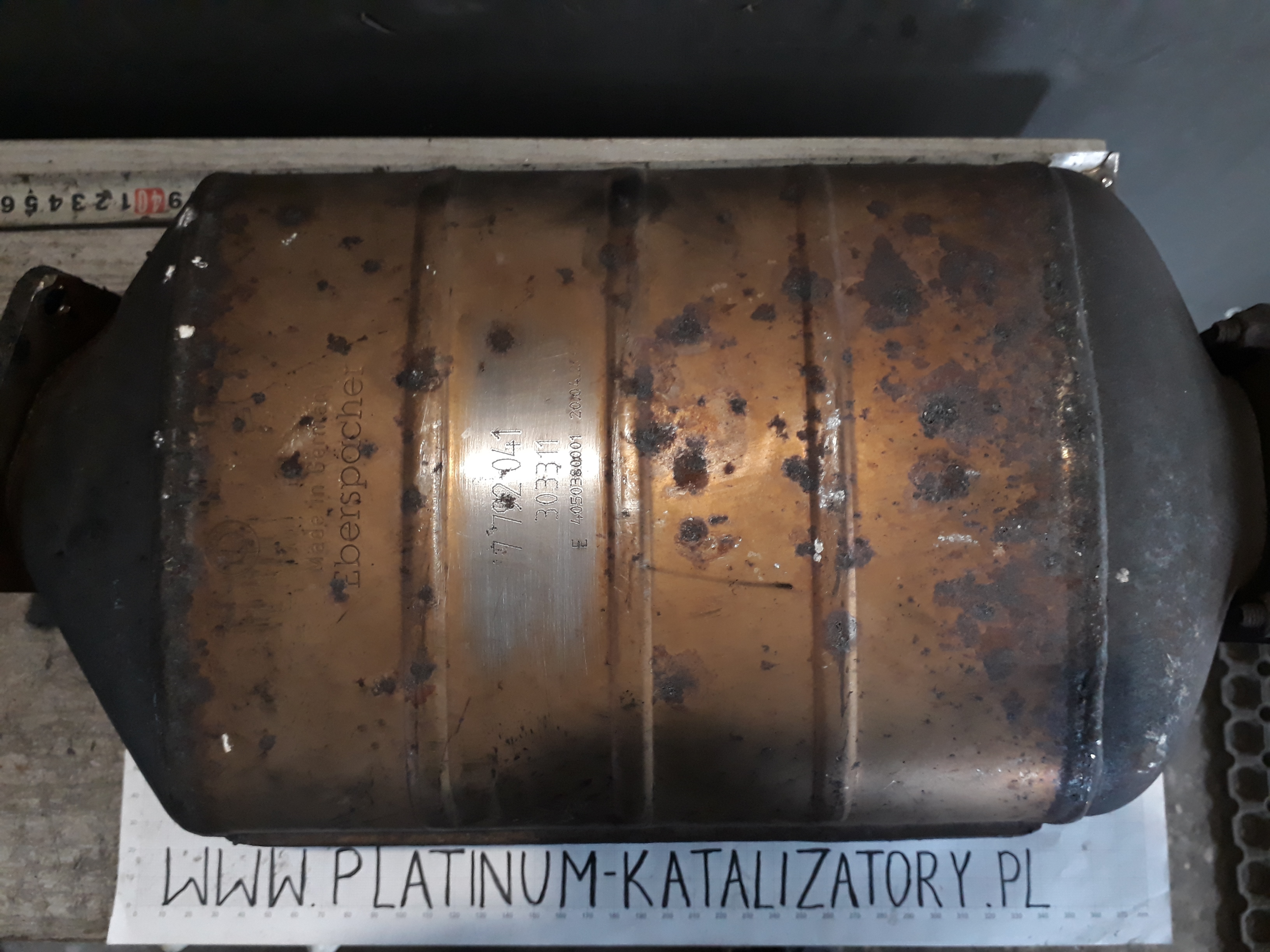 Katalizator 7792041